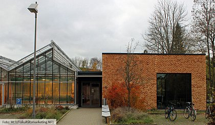 Biologicum - Gewchshaus und Hrsaal